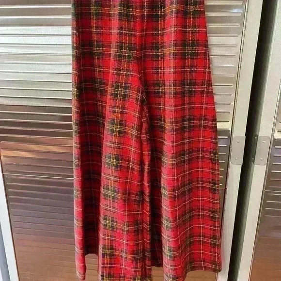 Beautiful vintage wool plaid bellbottoms. Elastic waist. - Picture 6 of 6